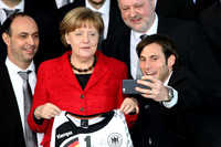 09.03.2016 Kanzlerin empfängt Handballnationalmannschaft